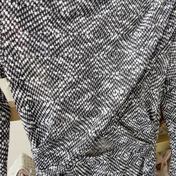 BNWT KLA Black and White Cut Out Midi Dress Women's Size Medium - Picture 6 of 7